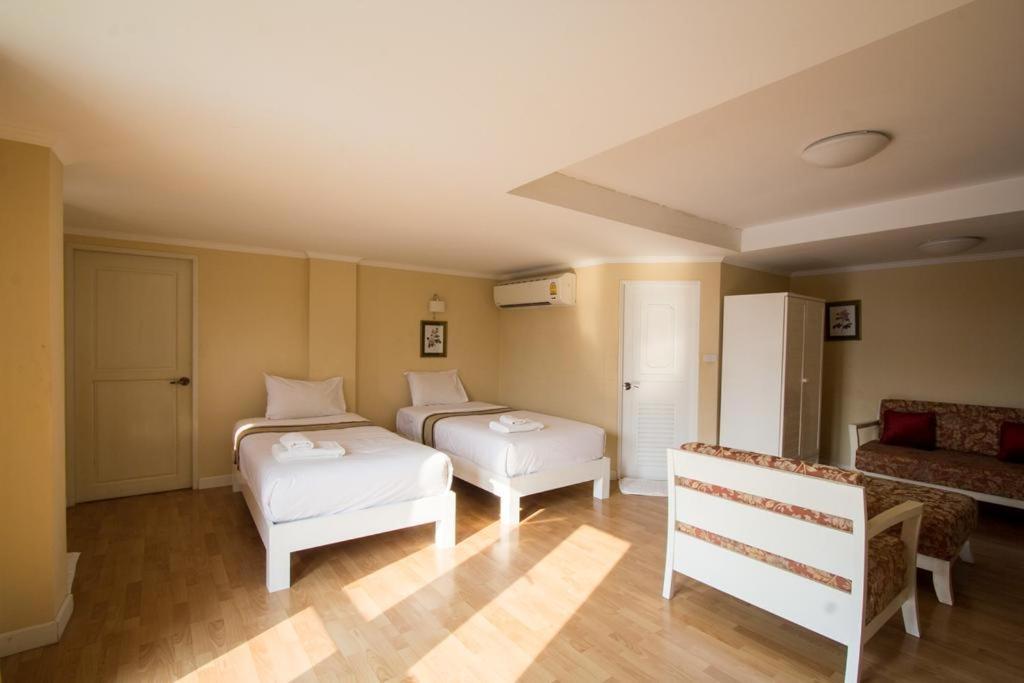 Triple Palms House Hotel Chiang Mai Ngoại thất bức ảnh